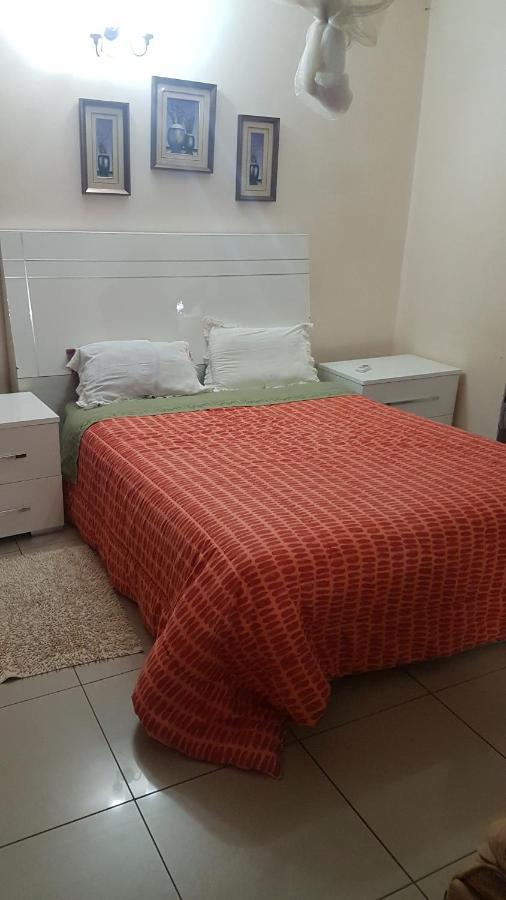 Carlcyn Homestay 哈博罗内 外观 照片